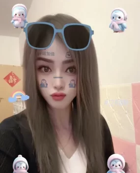 地铁站附近东北少妇