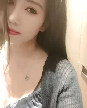 西工美胸少妇勿忘我