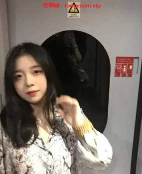 重庆刚下海妹子被操的潮喷 全身抽搐